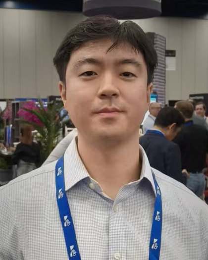 Portrait of Andrew Qiu